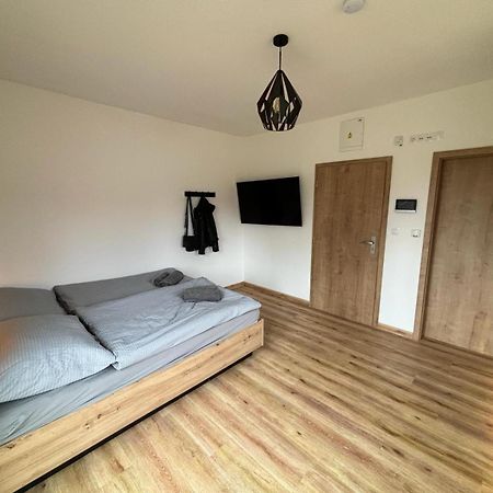 Apartmany U Plaze Lipna - Male Lipno Cerna v Posumavi Exterior photo