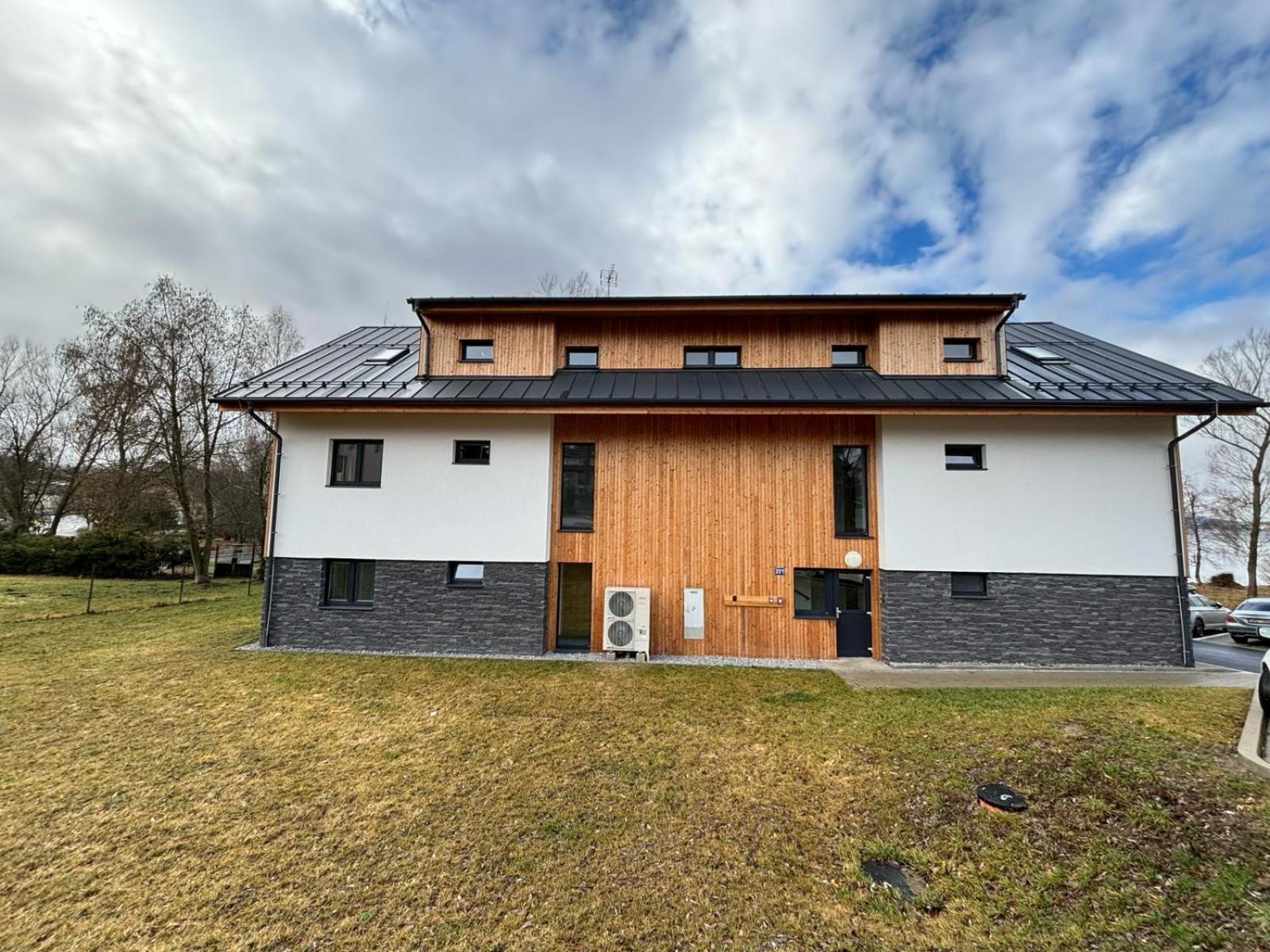 Apartmany U Plaze Lipna - Male Lipno Cerna v Posumavi Exterior photo